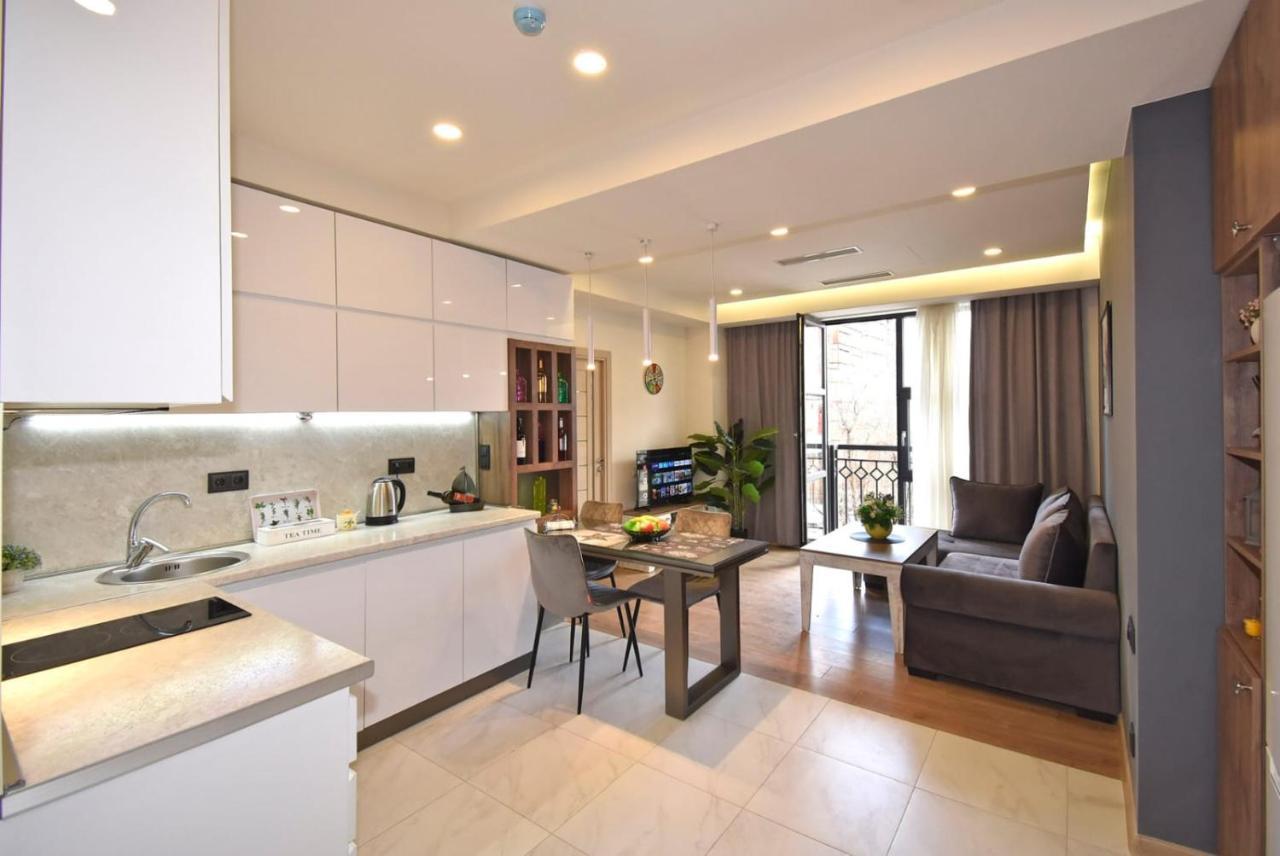Home4You City Center Apartments Єреван Екстер'єр фото