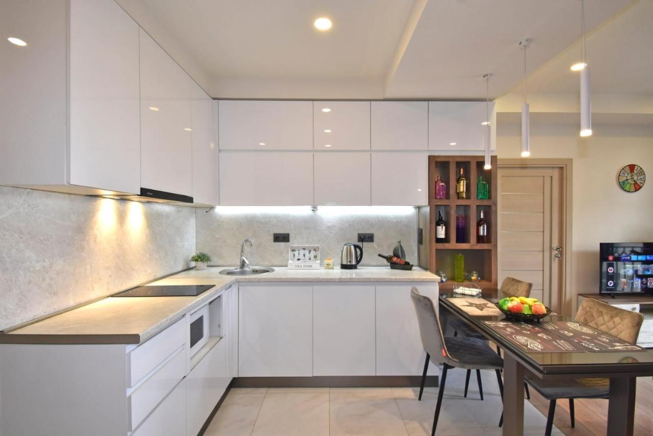 Home4You City Center Apartments Єреван Екстер'єр фото