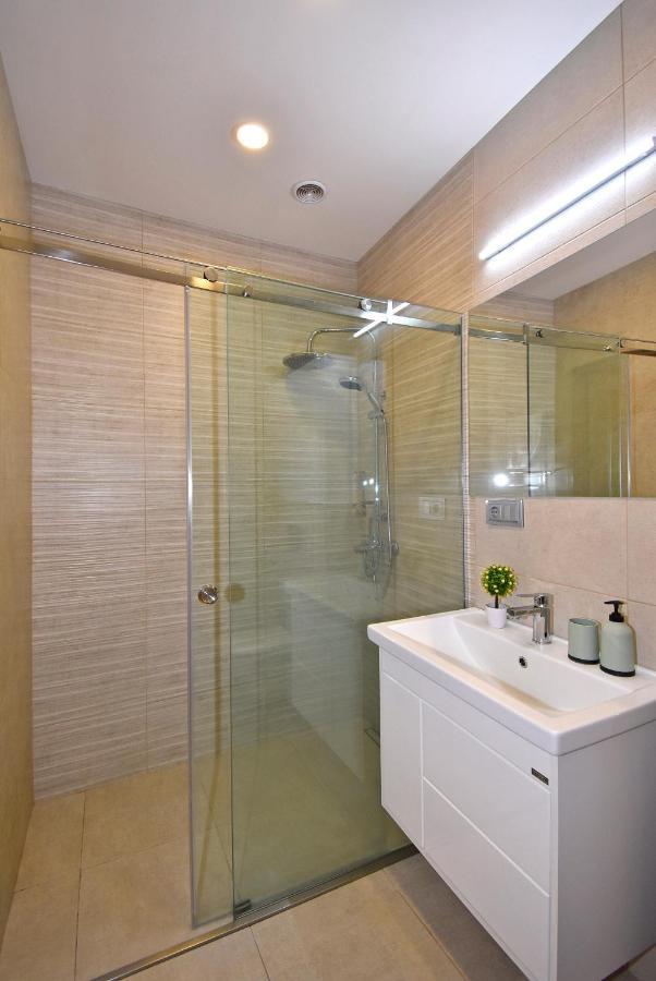 Home4You City Center Apartments Єреван Екстер'єр фото
