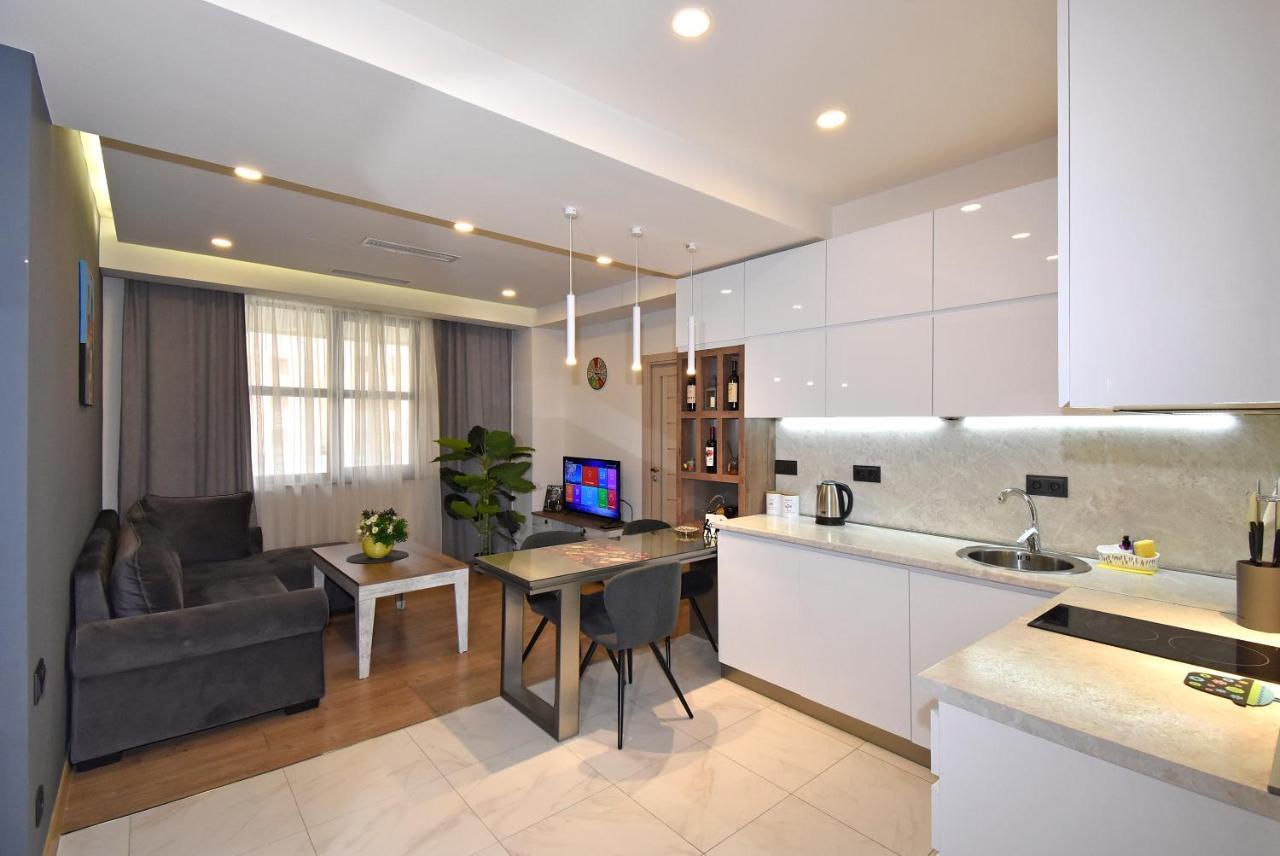 Home4You City Center Apartments Єреван Екстер'єр фото
