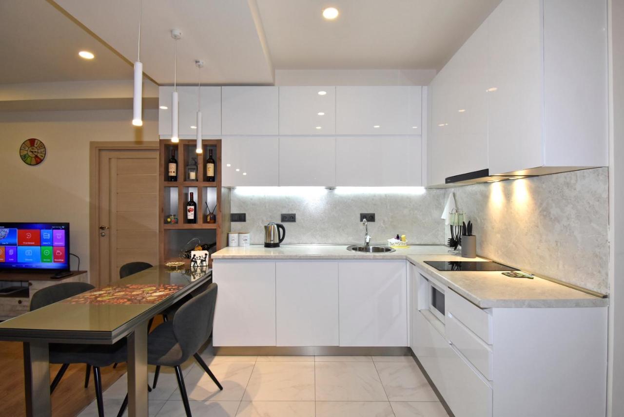 Home4You City Center Apartments Єреван Екстер'єр фото
